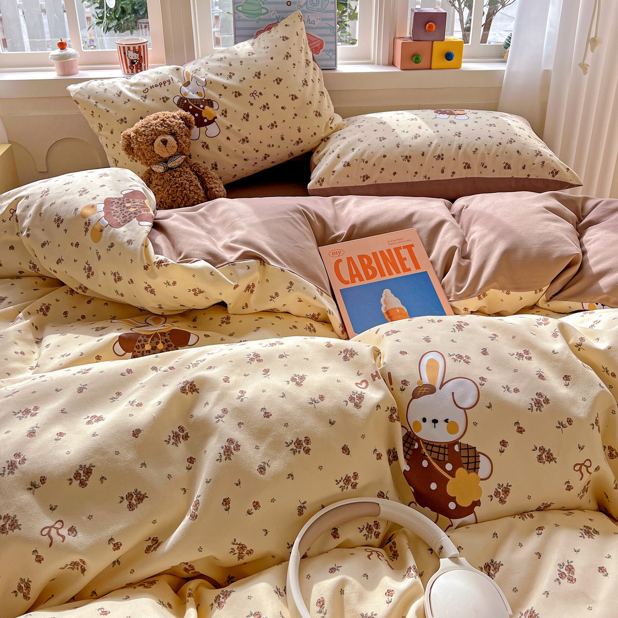 91家纺网 家纺一手货源 找家纺 弗苓家纺 2026新款古法水洗仿棉云感纱四件套小布袋 萌萌兔