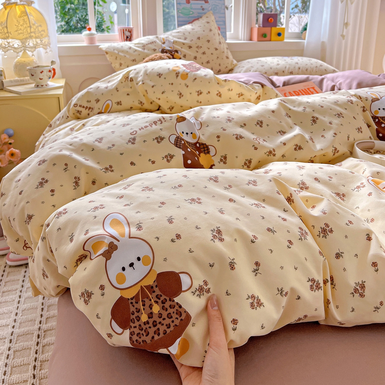 91家纺网 家纺一手货源 找家纺 弗苓家纺 2026新款古法水洗仿棉云感纱四件套小布袋 萌萌兔