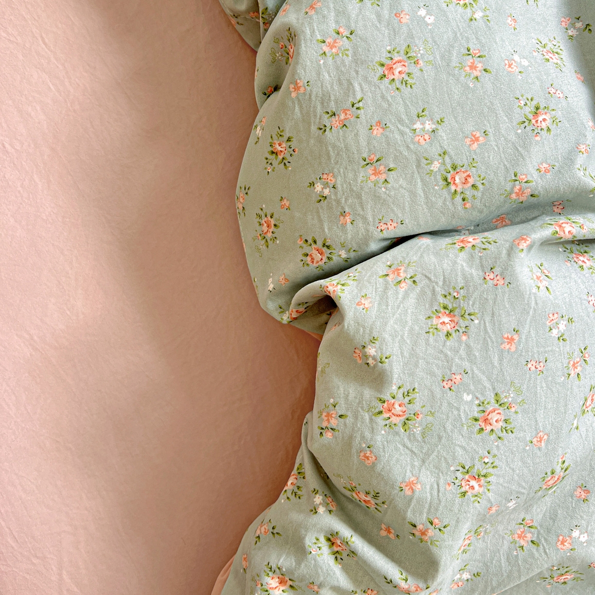 91家纺网 家纺一手货源 找家纺 弗苓家纺 2026新款古法水洗仿棉云感纱四件套小布袋 秘密花园