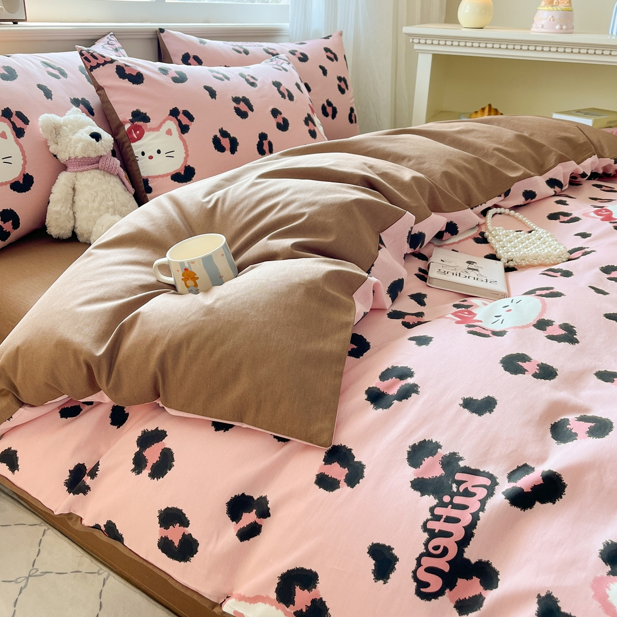 91家纺网 家纺一手货源 找家纺 博雅 2026新款全棉纯棉卡通四件套 豹纹小猫-粉