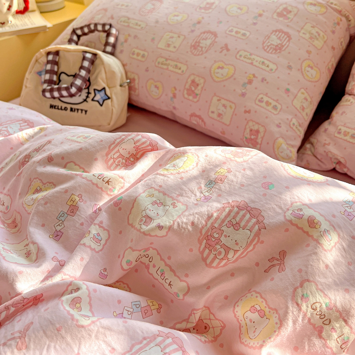 91家纺网 家纺一手货源 找家纺 弗苓家纺 2026新款古法水洗仿棉云感纱四件套小布袋 甜甜kt