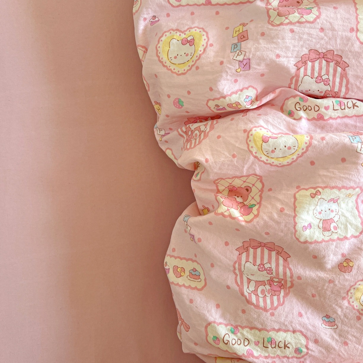 91家纺网 家纺一手货源 找家纺 弗苓家纺 2026新款古法水洗仿棉云感纱四件套小布袋 甜甜kt