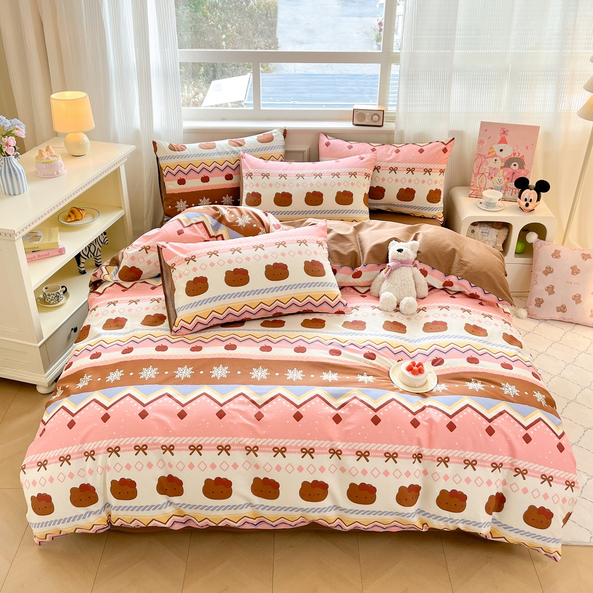 91家纺网 家纺一手货源 找家纺 博雅 2026新款全棉纯棉卡通四件套 圣诞苹果猫