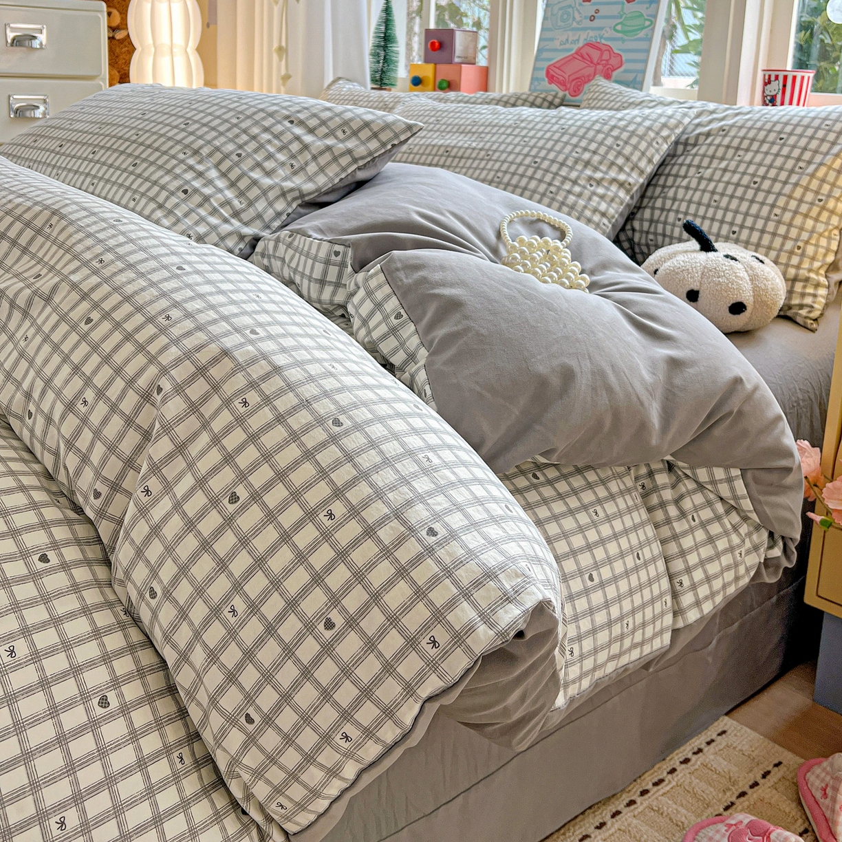 91家纺网 家纺一手货源 找家纺 弗苓家纺 2026新款古法水洗仿棉云感纱四件套小布袋 甜心乐园