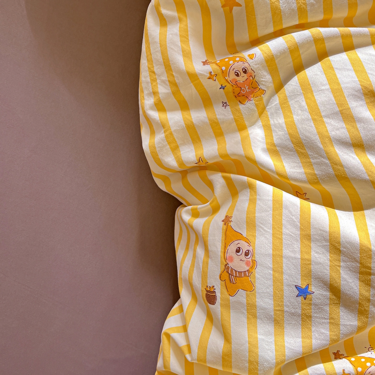 91家纺网 家纺一手货源 找家纺 弗苓家纺 2026新款古法水洗仿棉云感纱四件套小布袋 晚安小星星