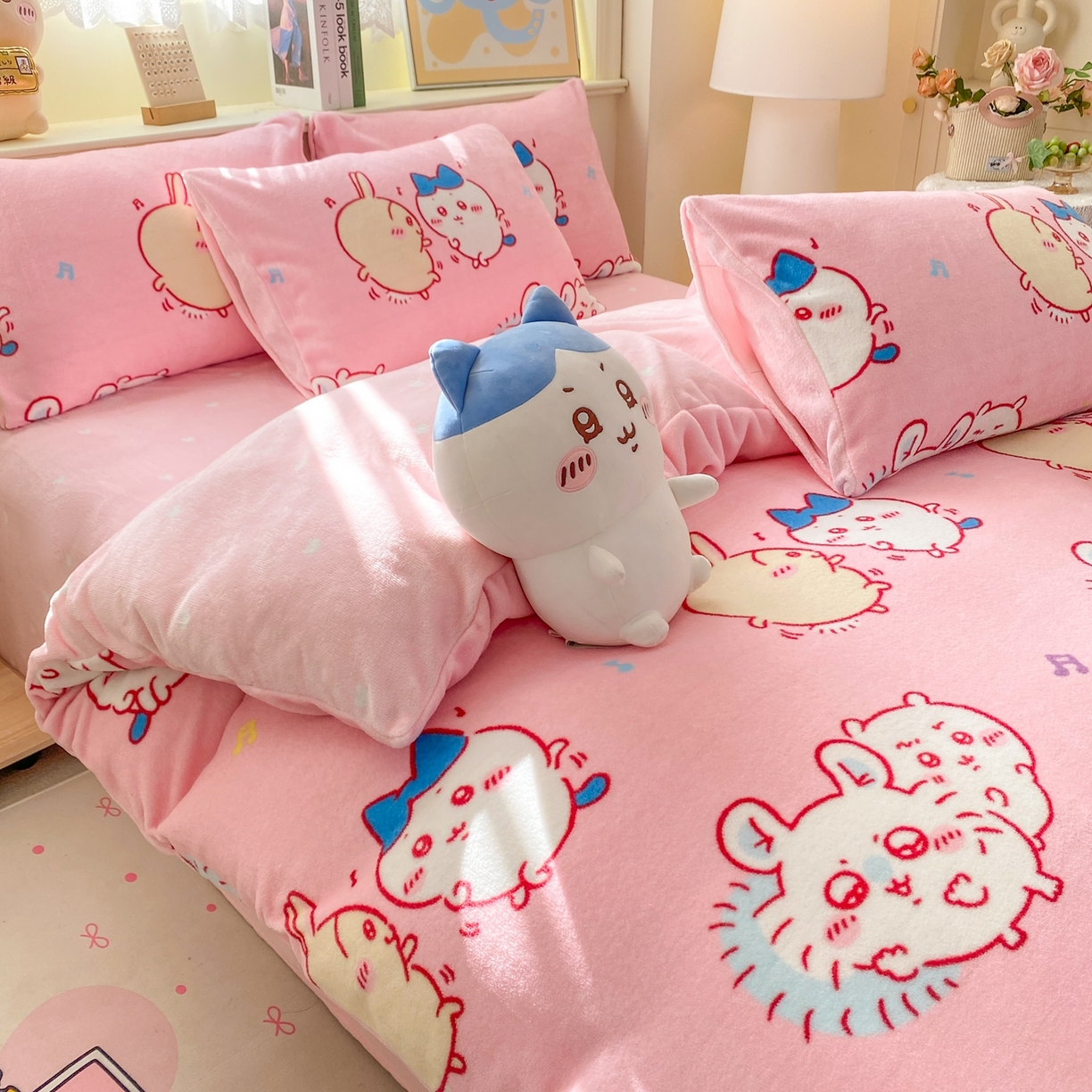 91家纺网 家纺一手货源 找家纺 博雅 2026新款卡哇正版授权高克重牛奶绒四件套 绒粉色吉伊卡哇