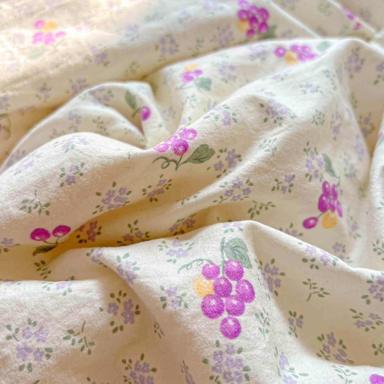 91家纺网 家纺一手货源 找家纺 弗苓家纺 2026新款古法水洗仿棉云感纱四件套小布袋 小葡萄