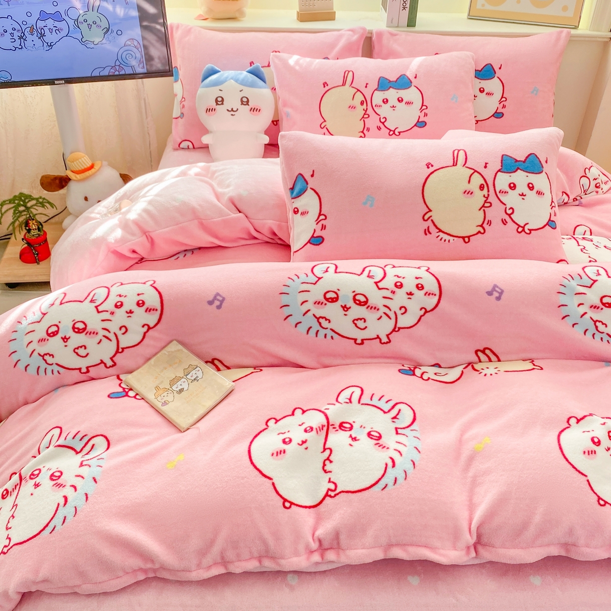 91家纺网 家纺一手货源 找家纺 博雅 2026新款卡哇正版授权高克重牛奶绒四件套 绒粉色吉伊卡哇