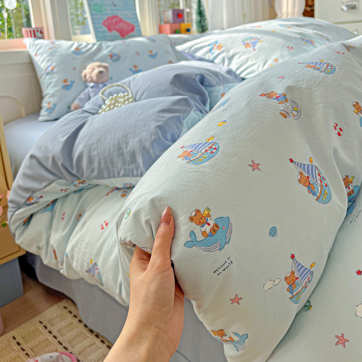 91家纺网 家纺一手货源 找家纺 弗苓家纺 2026新款古法水洗仿棉云感纱四件套小布袋 熊熊航海