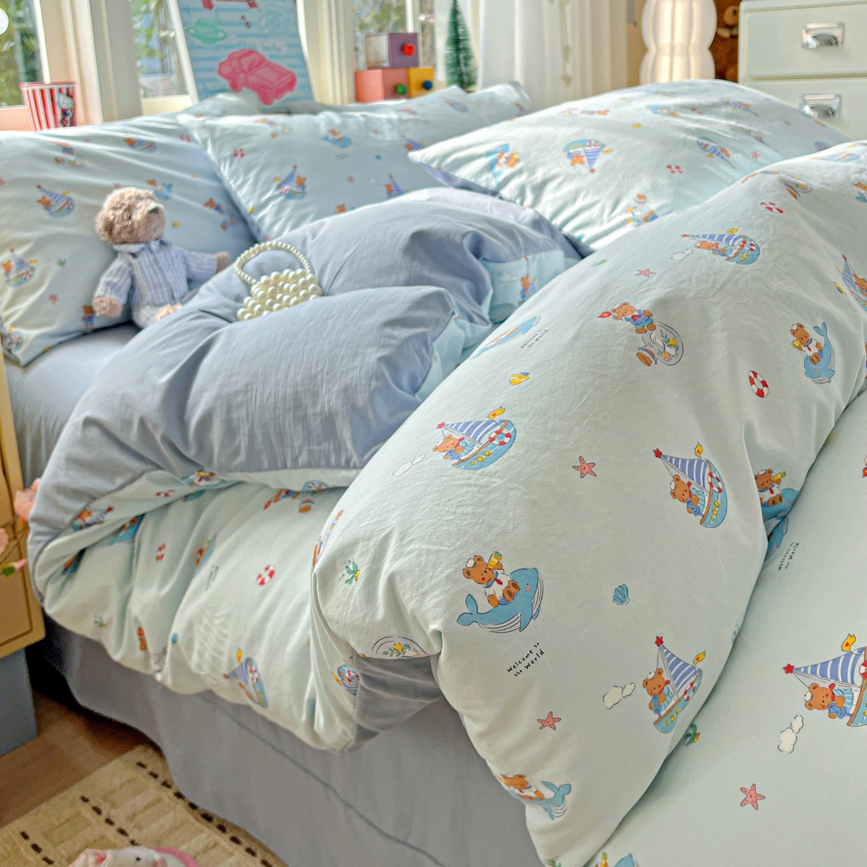 91家纺网 家纺一手货源 找家纺 弗苓家纺 2026新款古法水洗仿棉云感纱四件套小布袋 熊熊航海