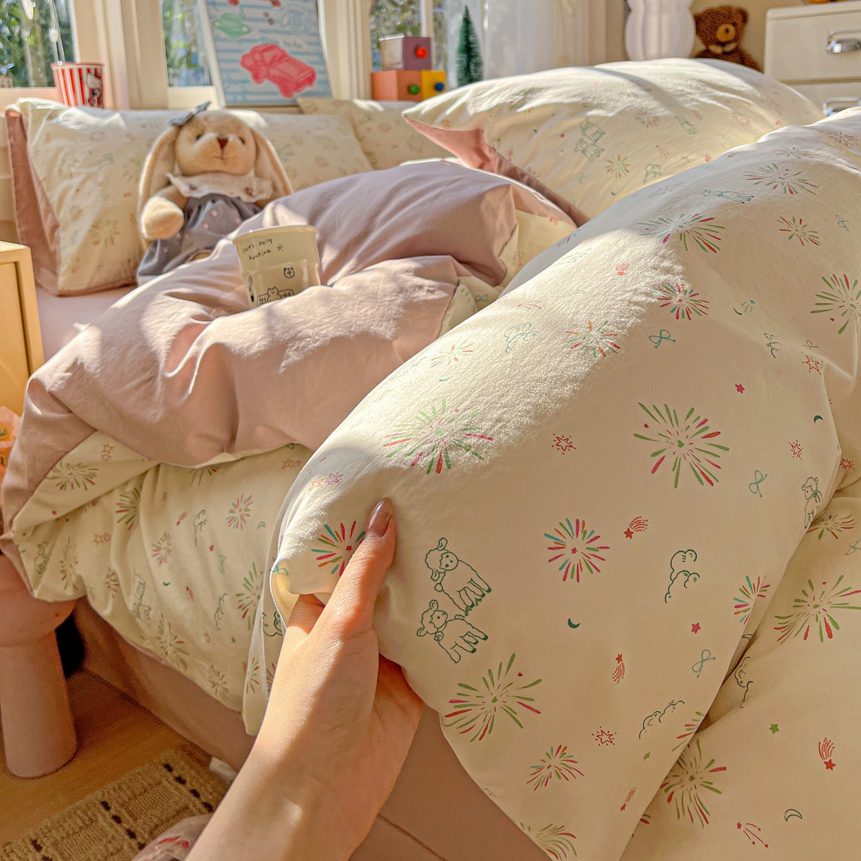 91家纺网 家纺一手货源 找家纺 弗苓家纺 2026新款古法水洗仿棉云感纱四件套小布袋 烟花星语