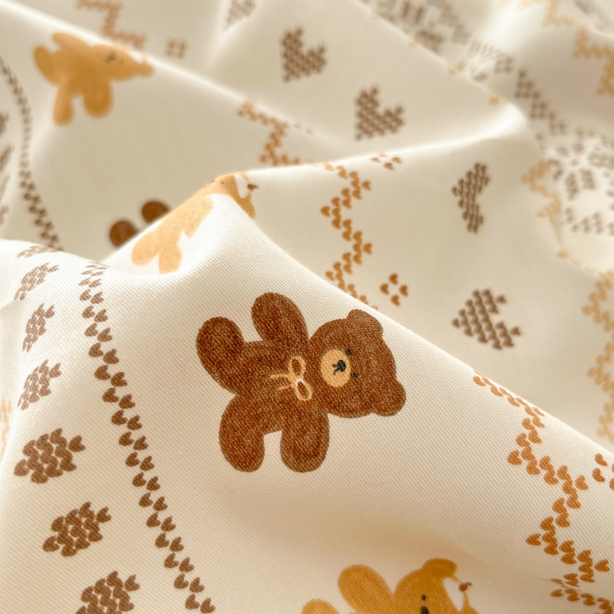 91家纺网 家纺一手货源 找家纺 西引力 2026新款40S全棉斜纹印花四件套 费尔岛小熊