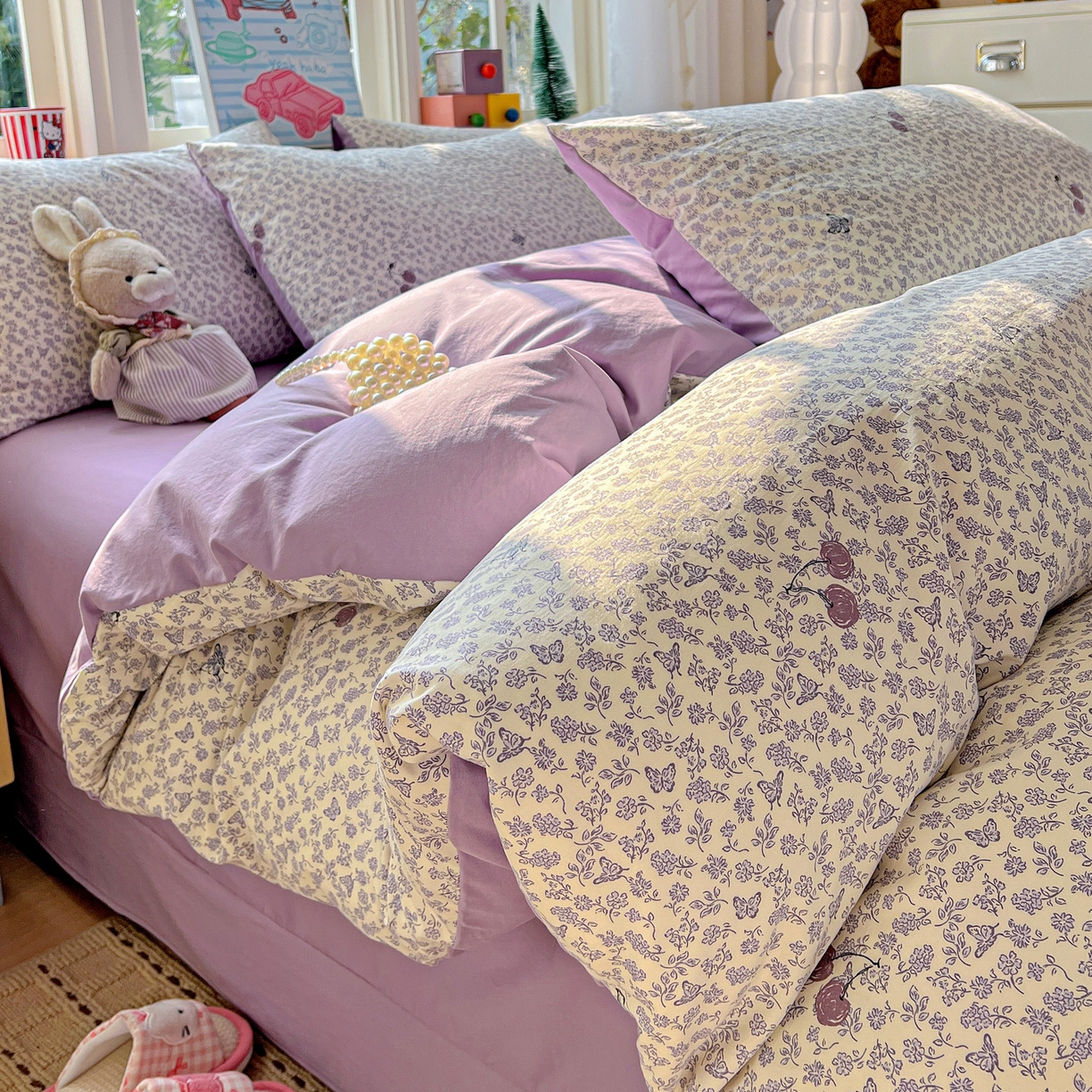 91家纺网 家纺一手货源 找家纺 弗苓家纺 2026新款古法水洗仿棉云感纱四件套小布袋 紫樱桃