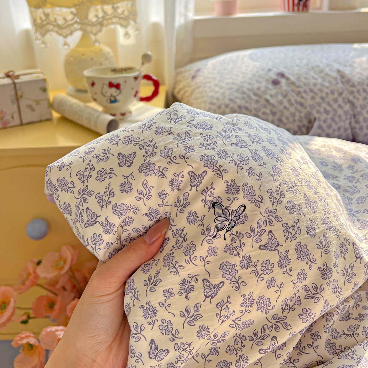 91家纺网 家纺一手货源 找家纺 弗苓家纺 2026新款古法水洗仿棉云感纱四件套小布袋 紫樱桃