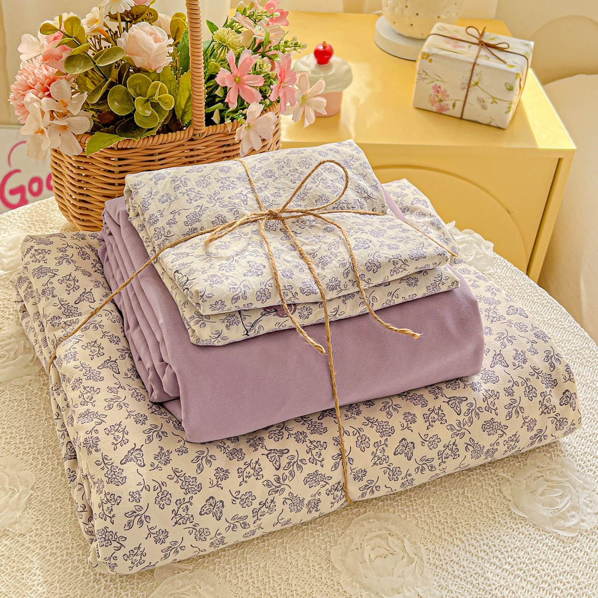 91家纺网 家纺一手货源 找家纺 弗苓家纺 2026新款古法水洗仿棉云感纱四件套小布袋 紫樱桃