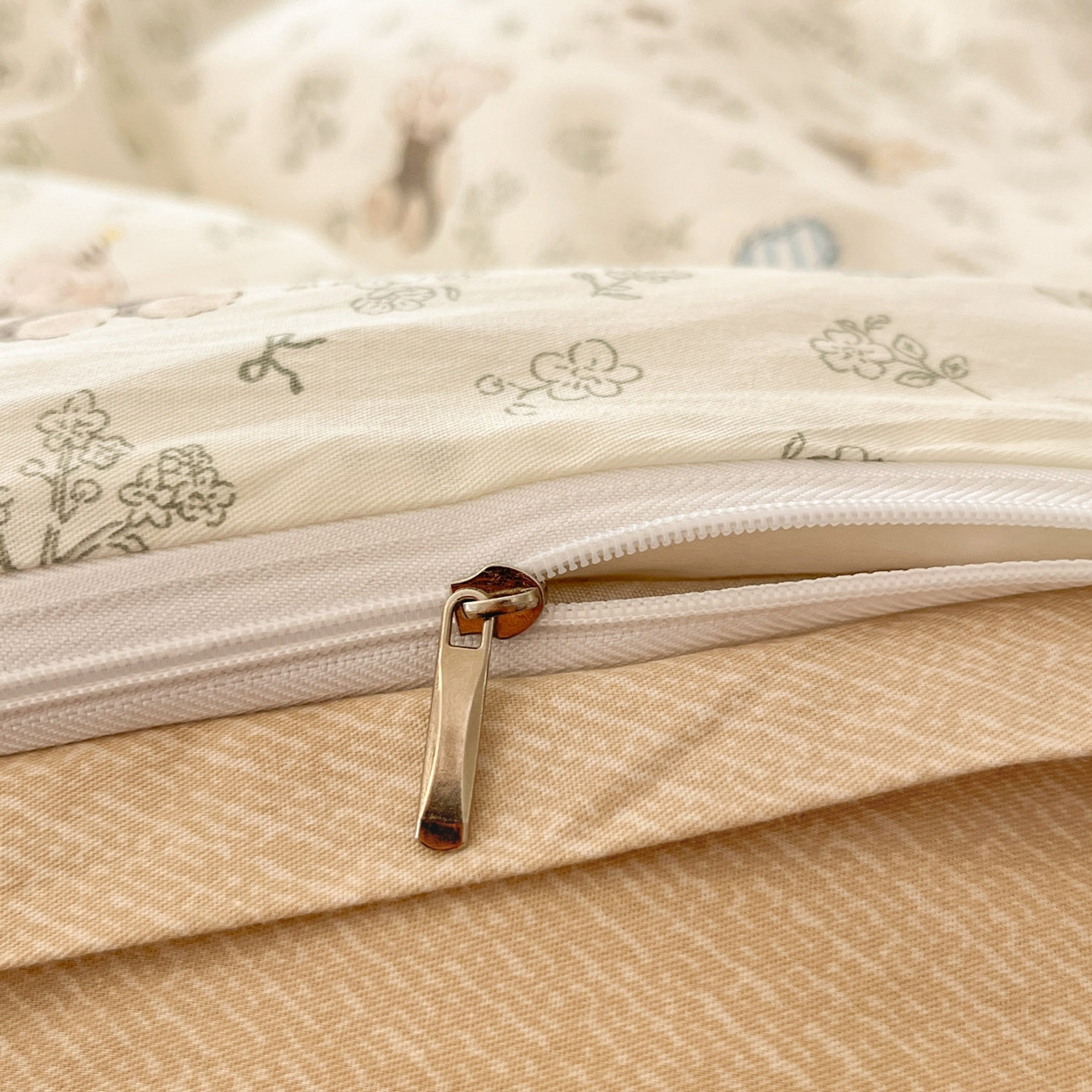 91家纺网 家纺一手货源 找家纺 西引力 2026新款40S全棉斜纹印花四件套 栗子狗