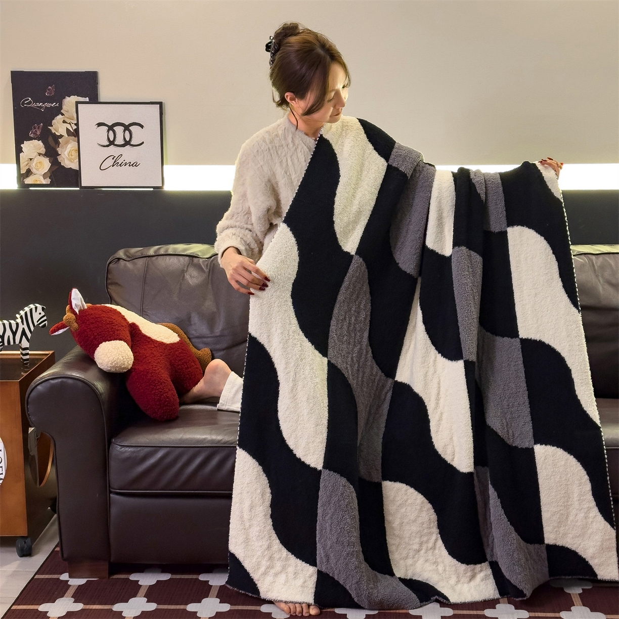 91家纺网 家纺一手货源 找家纺 兄弟坊 2026新款A类大阪半边绒糯叽叽毛毯 盖毯 午睡毯 夏被毯 披肩毯 糯叽叽半边绒-几何图