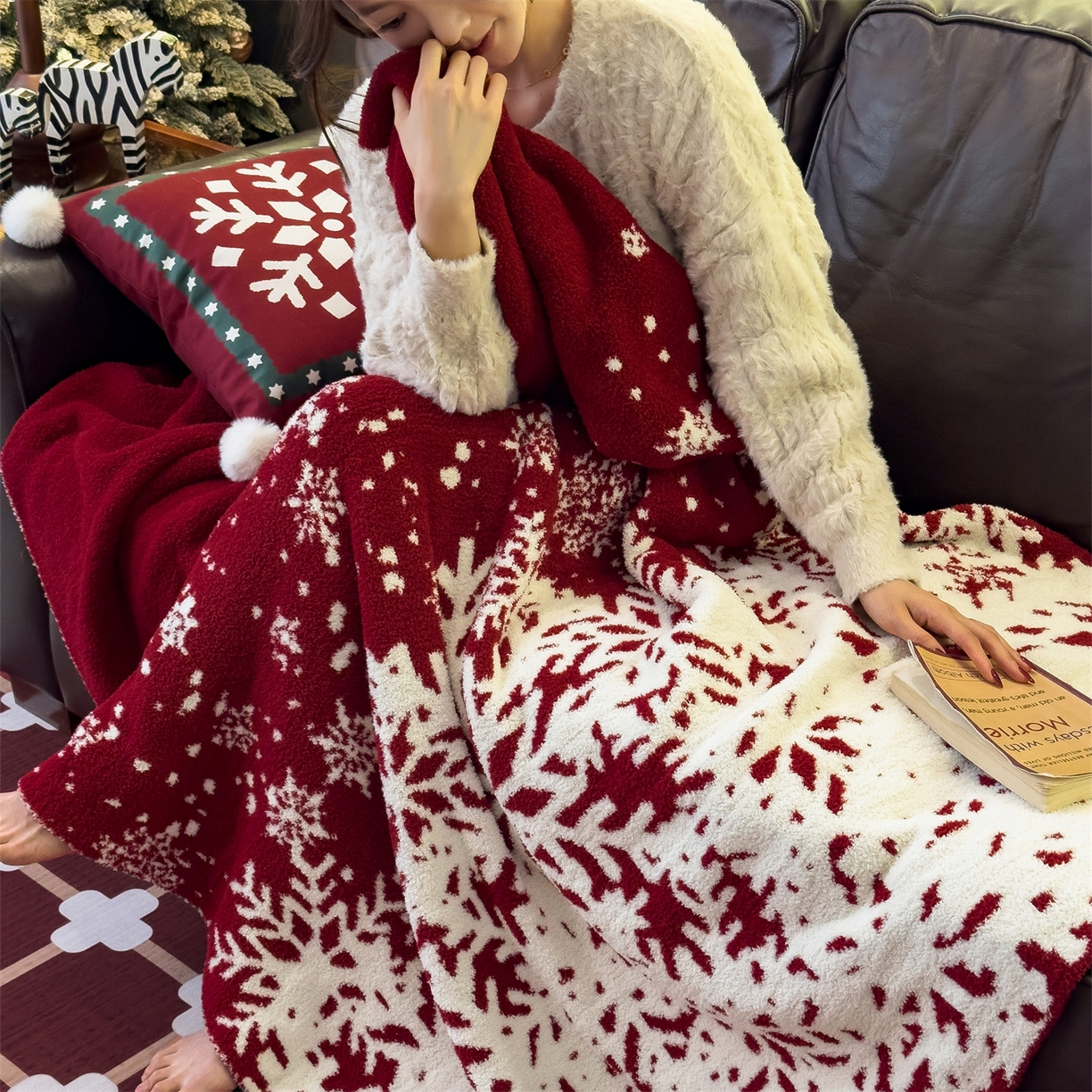 91家纺网 家纺一手货源 找家纺 兄弟坊 2026新款A类大阪半边绒糯叽叽毛毯 盖毯 午睡毯 夏被毯 披肩毯 糯叽叽半边绒-雪花-红