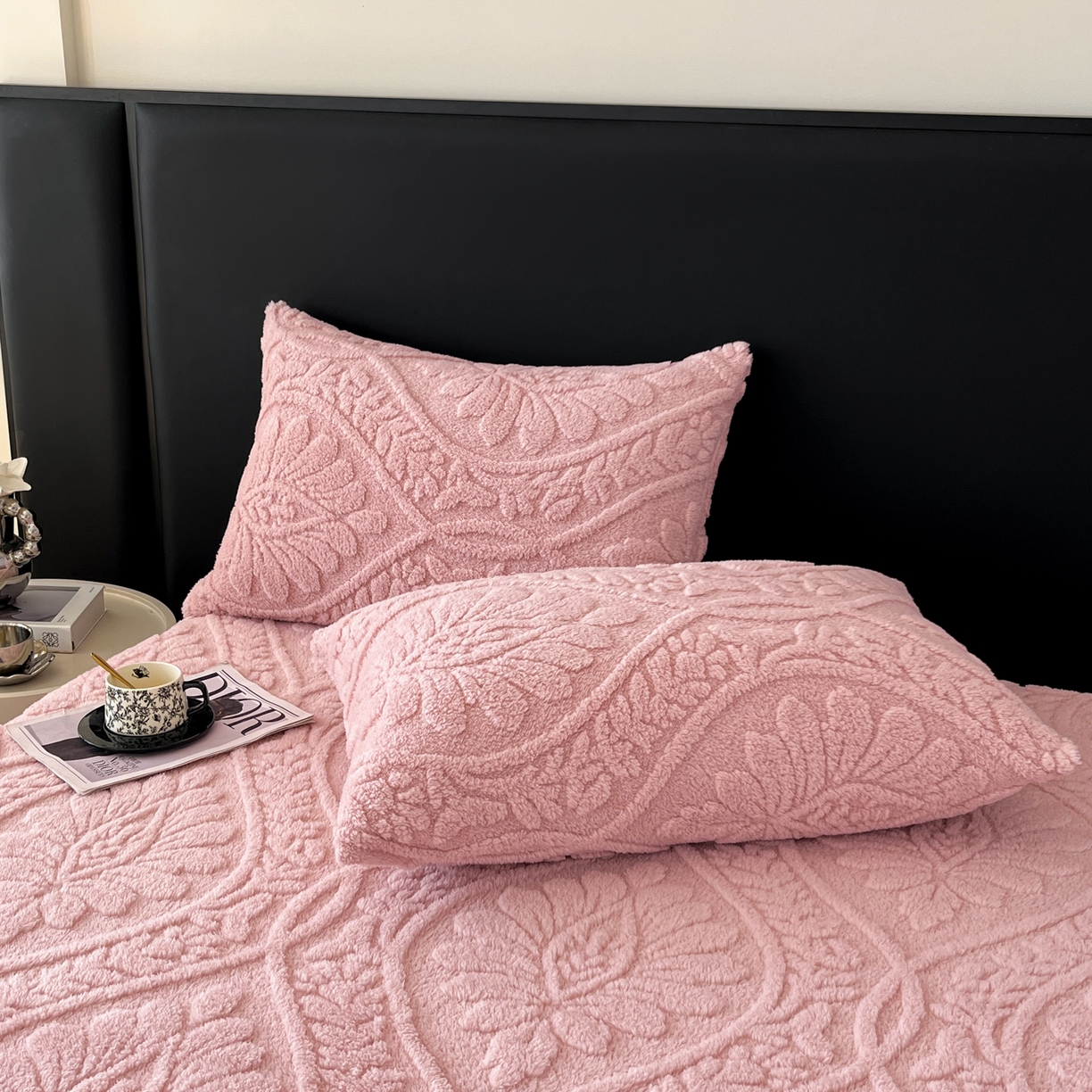 91家纺网 家纺一手货源 找家纺 莱家富 2026新款提花塔芙绒床笠-繁花系列（可供跨境外贸抽空压缩爆款首选） 繁花-公主粉