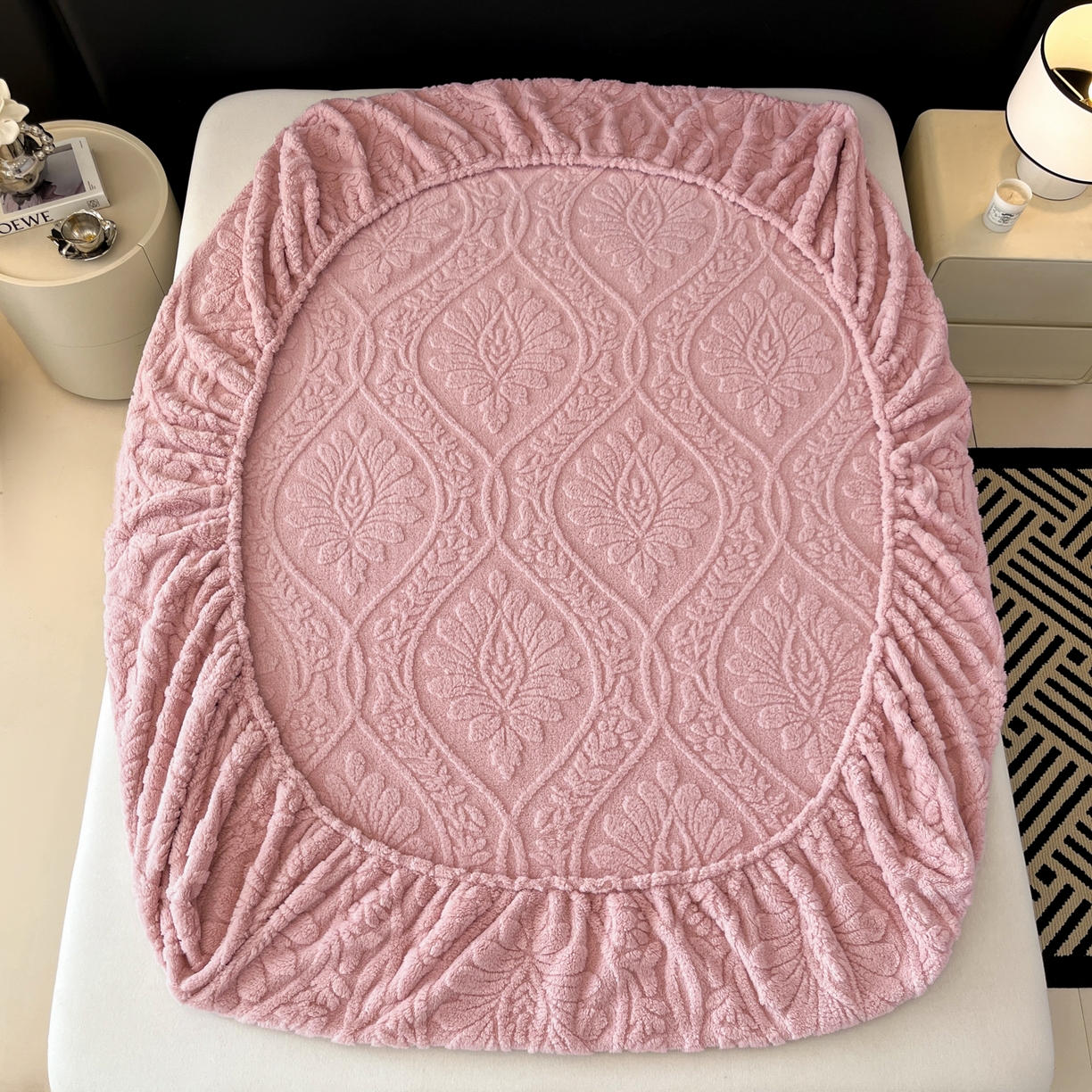 91家纺网 家纺一手货源 找家纺 莱家富 2026新款提花塔芙绒床笠-繁花系列（可供跨境外贸抽空压缩爆款首选） 繁花-公主粉