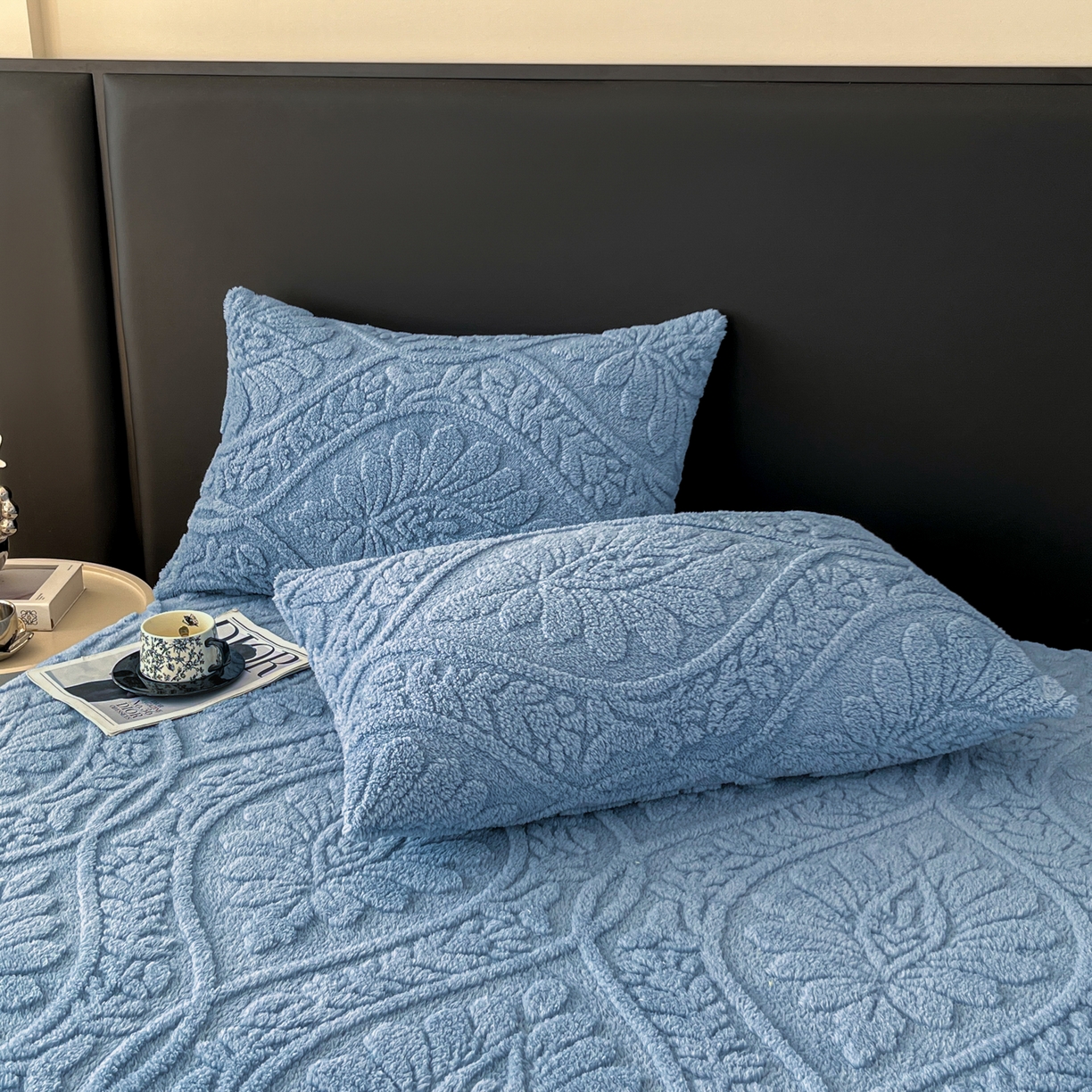 91家纺网 家纺一手货源 找家纺 莱家富 2026新款提花塔芙绒床笠-繁花系列（可供跨境外贸抽空压缩爆款首选） 繁花-午夜蓝