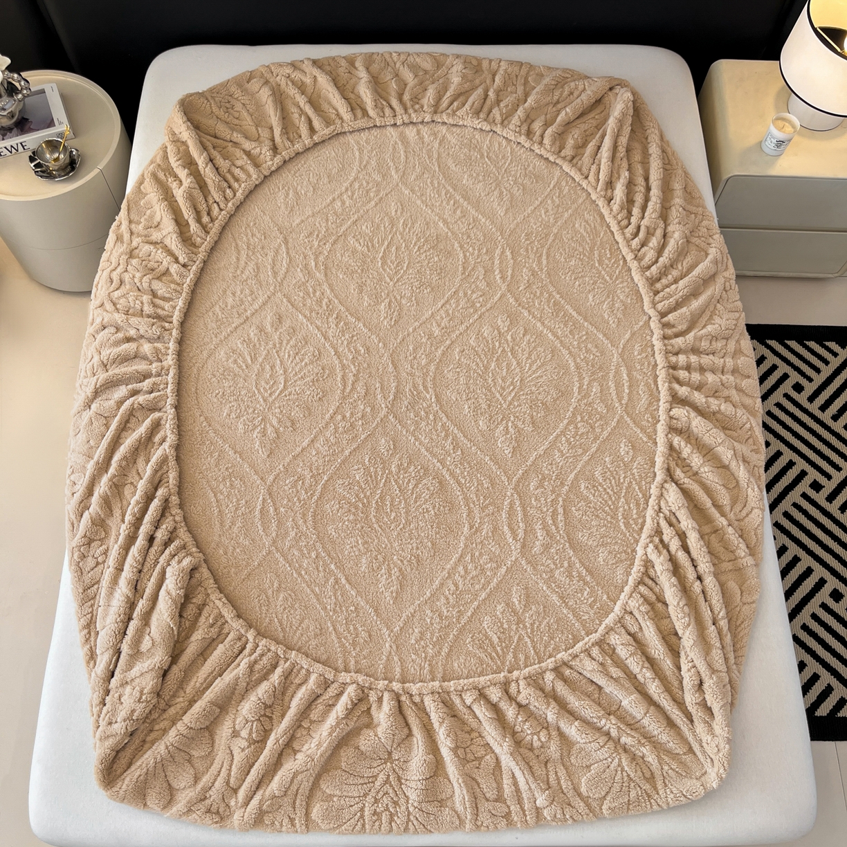 91家纺网 家纺一手货源 找家纺 莱家富 2026新款提花塔芙绒床笠-繁花系列（可供跨境外贸抽空压缩爆款首选） 繁花-香槟咖