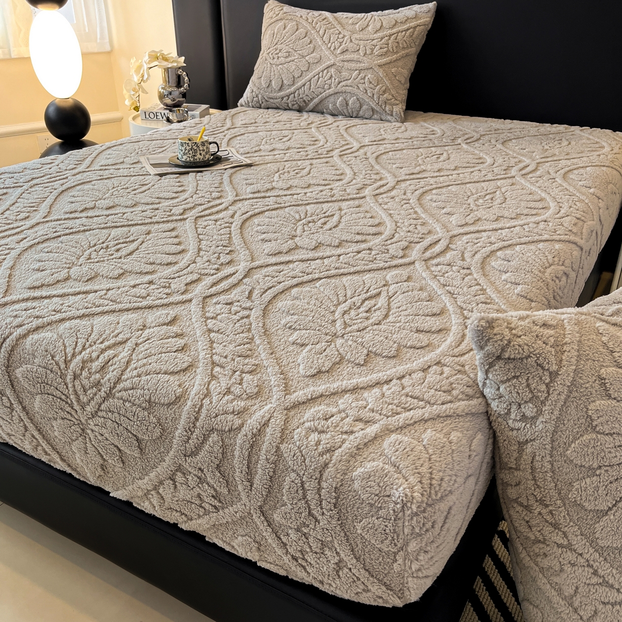 91家纺网 家纺一手货源 找家纺 莱家富 2026新款提花塔芙绒床笠-繁花系列（可供跨境外贸抽空压缩爆款首选） 繁花-月影灰