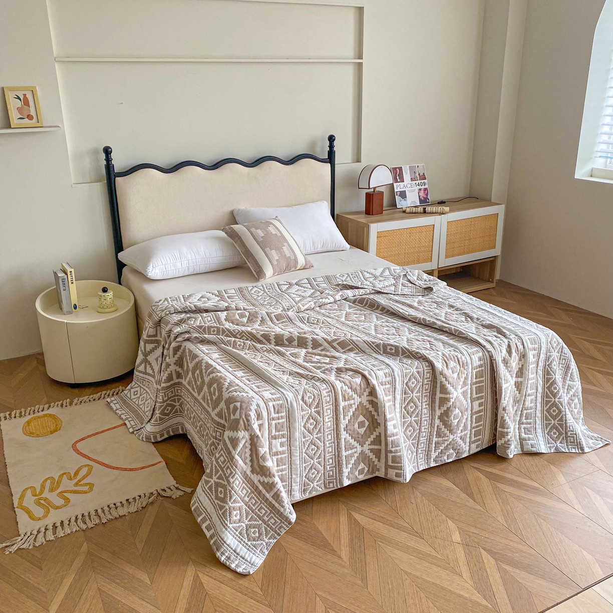 91家纺网 家纺一手货源 找家纺 卡奥家纺 2026新款水洗全棉纯棉四层纱盖毯毛巾被夏凉被夏被空调被-图腾系列 图腾-咖