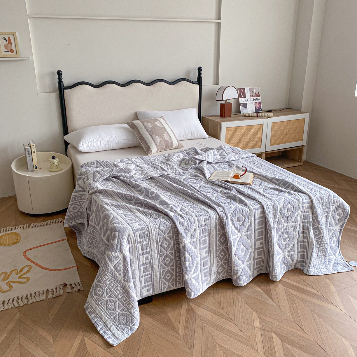 91家纺网 家纺一手货源 找家纺 卡奥家纺 2026新款水洗全棉纯棉四层纱盖毯毛巾被夏凉被夏被空调被-图腾系列 图腾-灰