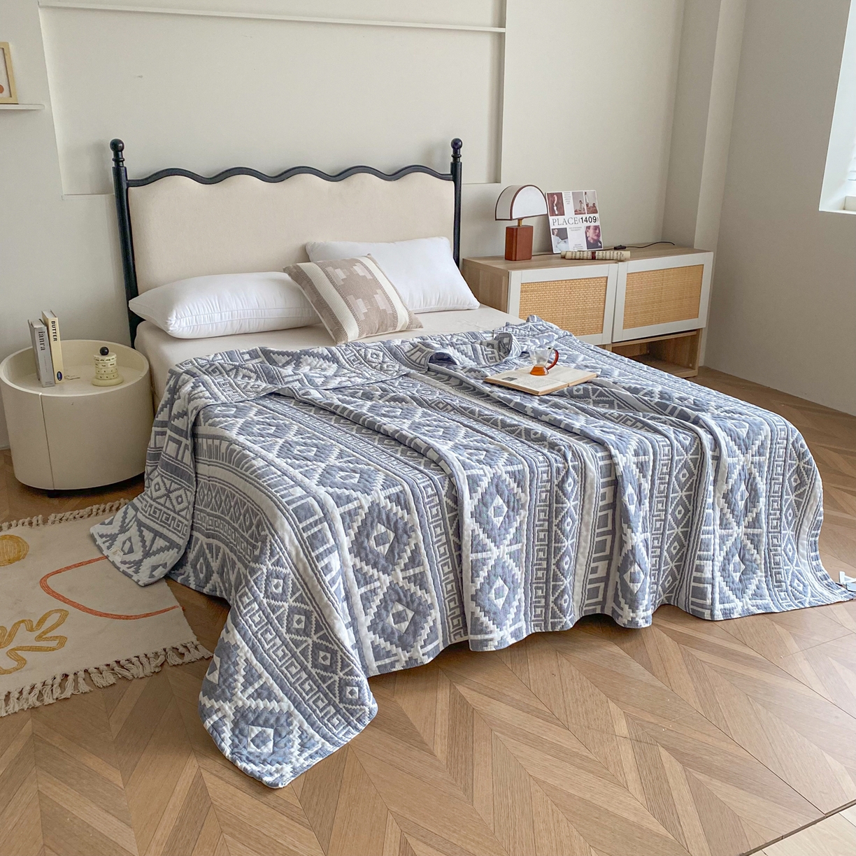 91家纺网 家纺一手货源 找家纺 卡奥家纺 2026新款水洗全棉纯棉四层纱盖毯毛巾被夏凉被夏被空调被-图腾系列 图腾-蓝