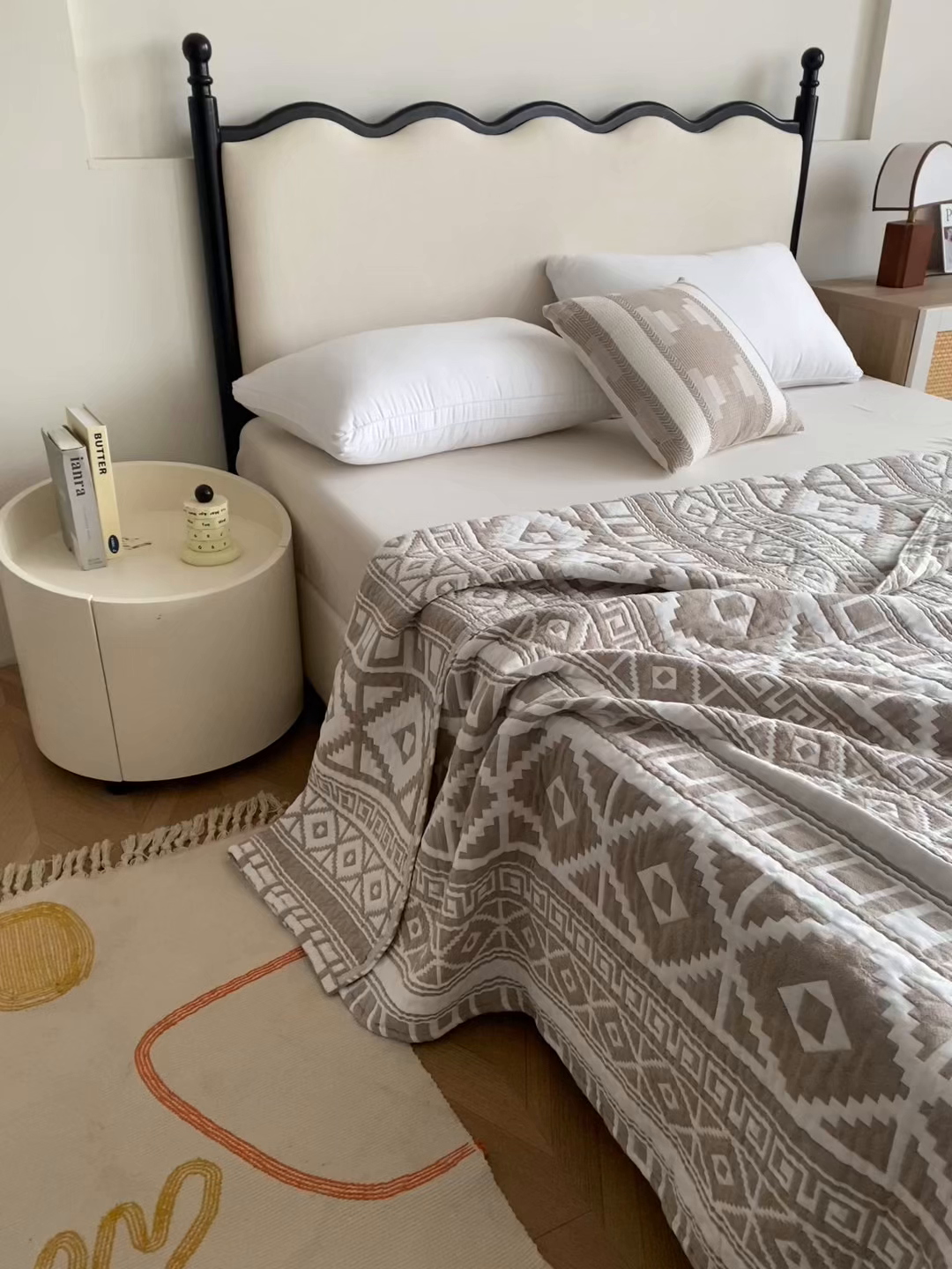 91家纺网 家纺一手货源 找家纺 卡奥家纺 2026新款水洗全棉纯棉四层纱盖毯毛巾被夏凉被夏被空调被-图腾系列 图腾-咖