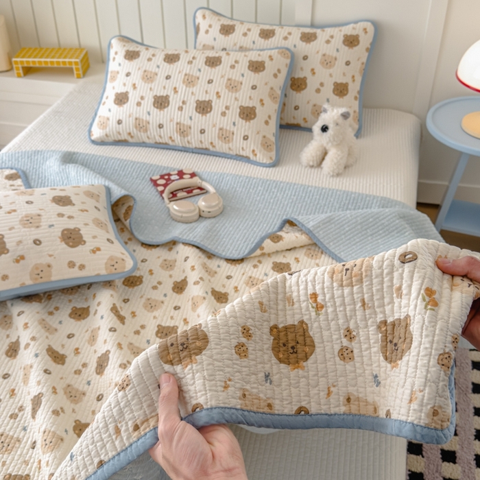 91家纺网 家纺一手货源 找家纺 茉夕家纺 2026新款春季纯棉棉花印花单品床盖单件床盖 迷你熊