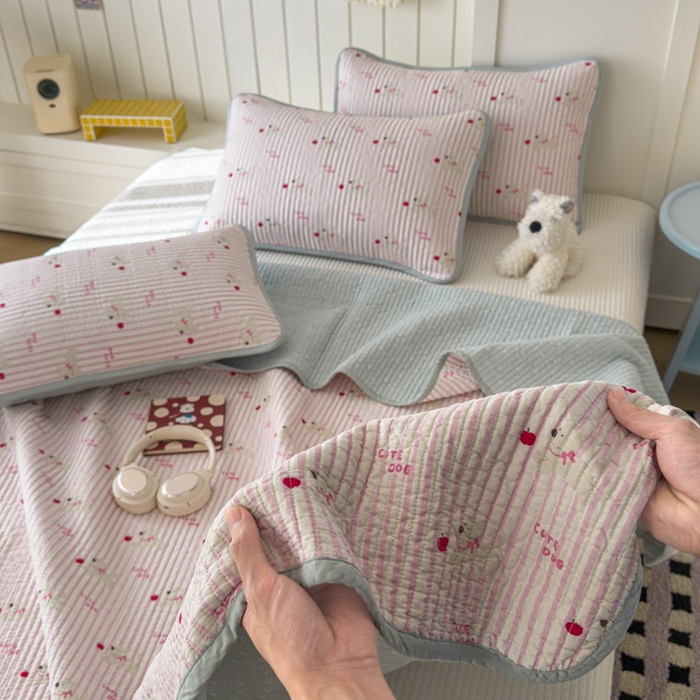 91家纺网 家纺一手货源 找家纺 茉夕家纺 2026新款春季纯棉棉花印花单品床盖单件床盖 米兰小狗