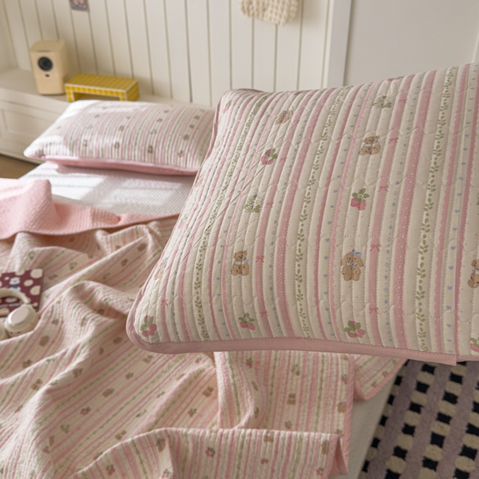 91家纺网 家纺一手货源 找家纺 茉夕家纺 2026新款春季纯棉棉花印花单品床盖单件床盖 心动萌趣