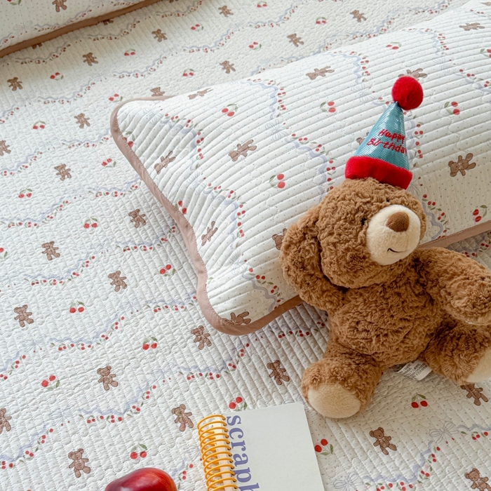 91家纺网 家纺一手货源 找家纺 茉夕家纺 2026新款春季纯棉棉花印花单品床盖单件床盖 樱桃小熊