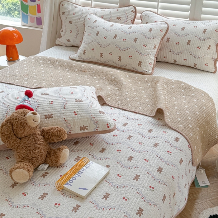 91家纺网 家纺一手货源 找家纺 茉夕家纺 2026新款春季纯棉棉花印花单品床盖单件床盖 樱桃小熊