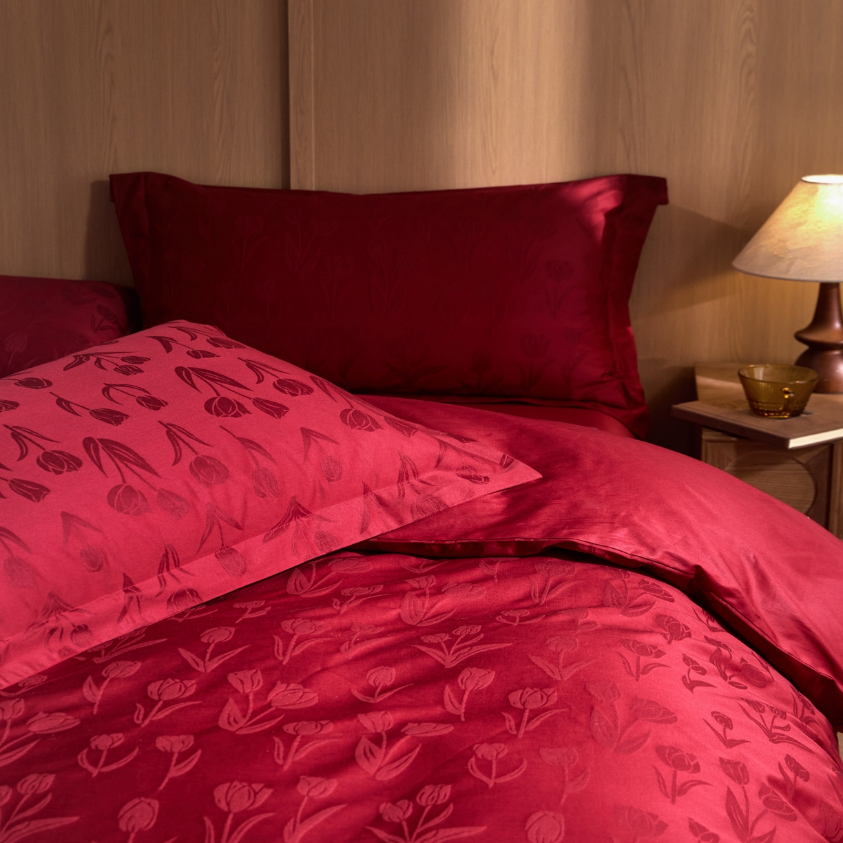 91家纺网 家纺一手货源 找家纺 禾时 2026新款全棉纯棉提花四件套-大红系列 浪漫郁金香