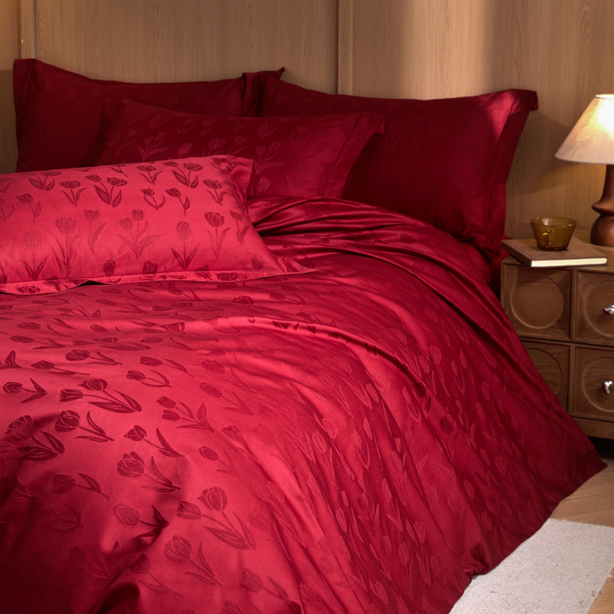 91家纺网 家纺一手货源 找家纺 禾时 2026新款全棉纯棉提花四件套-大红系列 浪漫郁金香