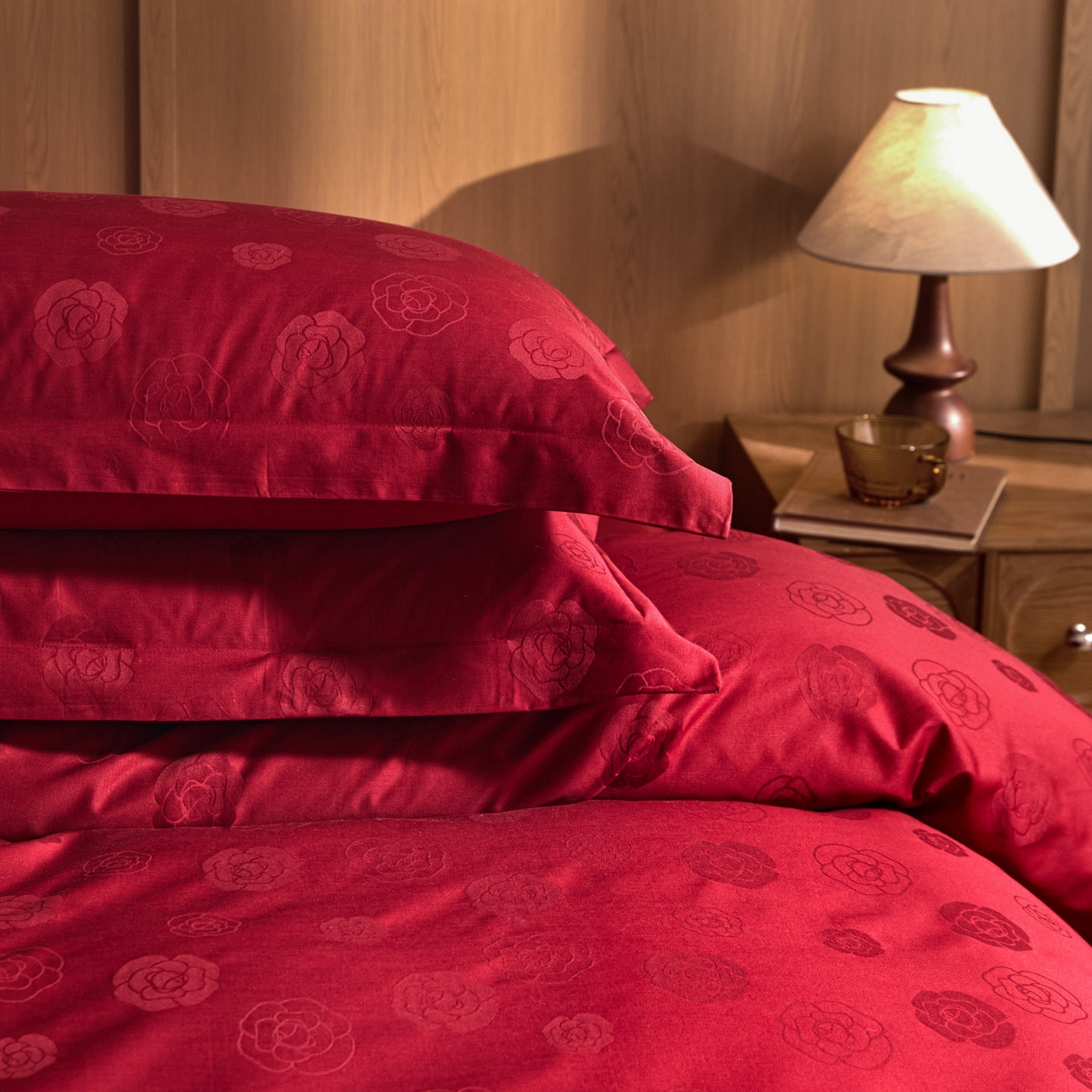 91家纺网 家纺一手货源 找家纺 禾时 2026新款全棉纯棉提花四件套-大红系列 山茶花之恋