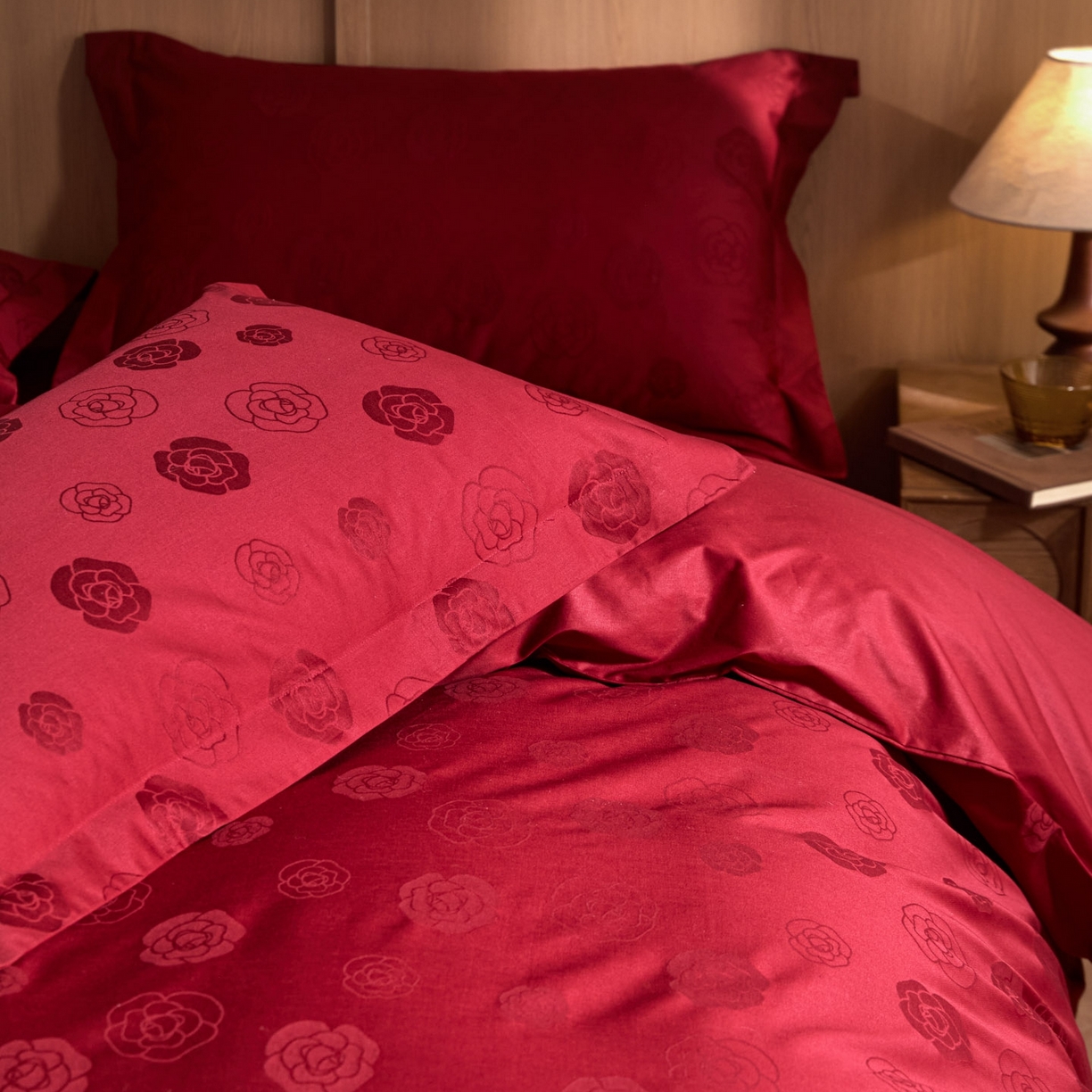 91家纺网 家纺一手货源 找家纺 禾时 2026新款全棉纯棉提花四件套-大红系列 山茶花之恋