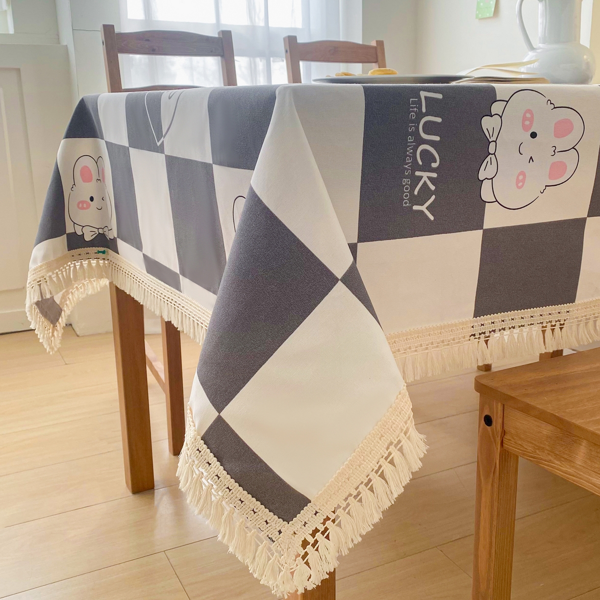 91家纺网 家纺一手货源 找家纺 棉乐町家居 2025新款ins风印花老粗布桌布 Lucky 兔