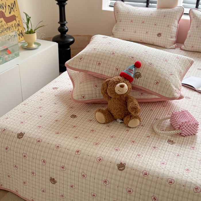 91家纺网 家纺一手货源 找家纺 茉夕家纺 2026新款春季双面纯棉印花单品床盖单件床盖 满满爱-熊