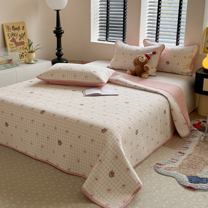 91家纺网 家纺一手货源 找家纺 茉夕家纺 2026新款春季双面纯棉印花单品床盖单件床盖 满满爱-熊