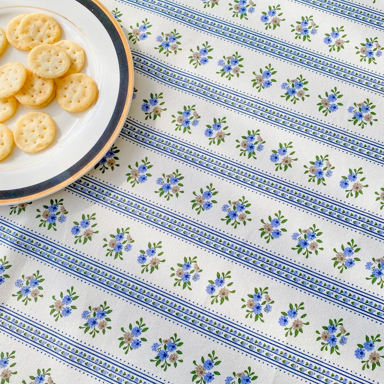 91家纺网 家纺一手货源 找家纺 棉乐町家居 2025新款ins风印花老粗布桌布 兰心