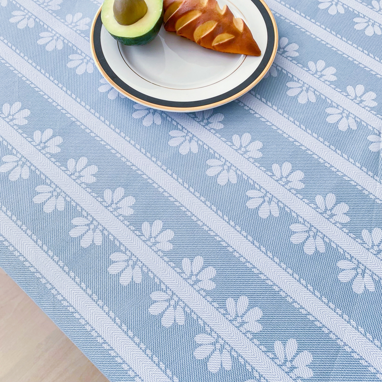 91家纺网 家纺一手货源 找家纺 棉乐町家居 2025新款ins风印花老粗布桌布 小时光