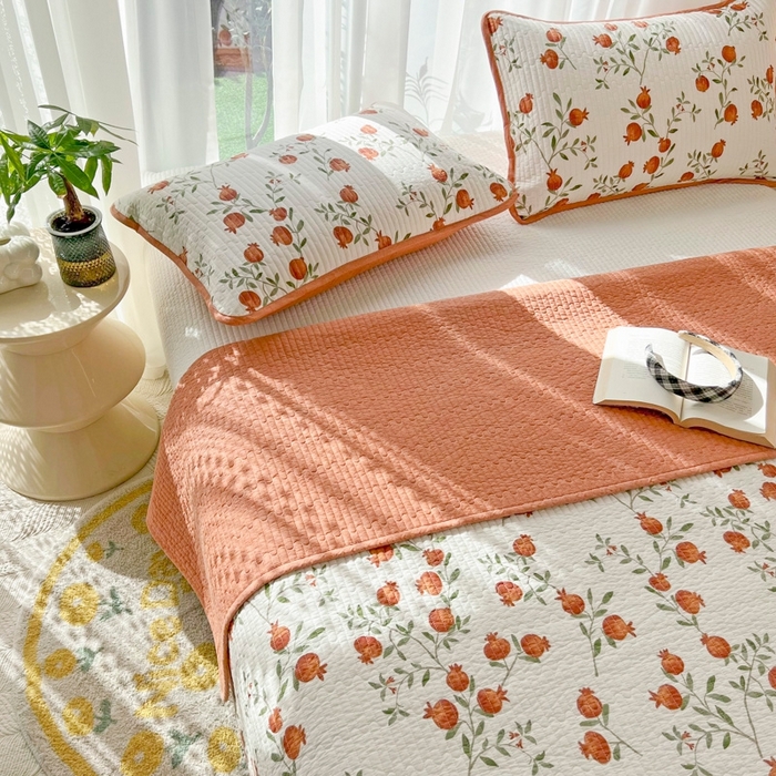 91家纺网 家纺一手货源 找家纺 茉夕家纺 2026新款春季双面纯棉印花单品床盖单件床盖 石榴红了