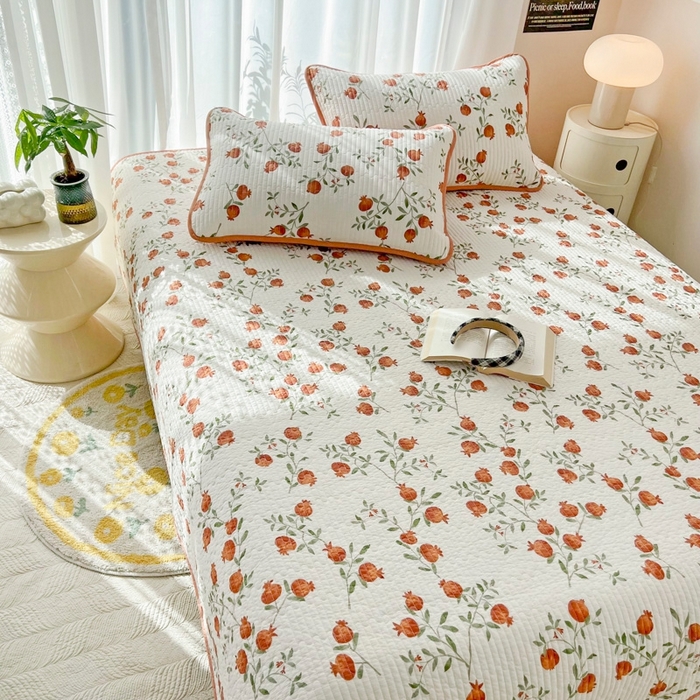 91家纺网 家纺一手货源 找家纺 茉夕家纺 2026新款春季双面纯棉印花单品床盖单件床盖 石榴红了