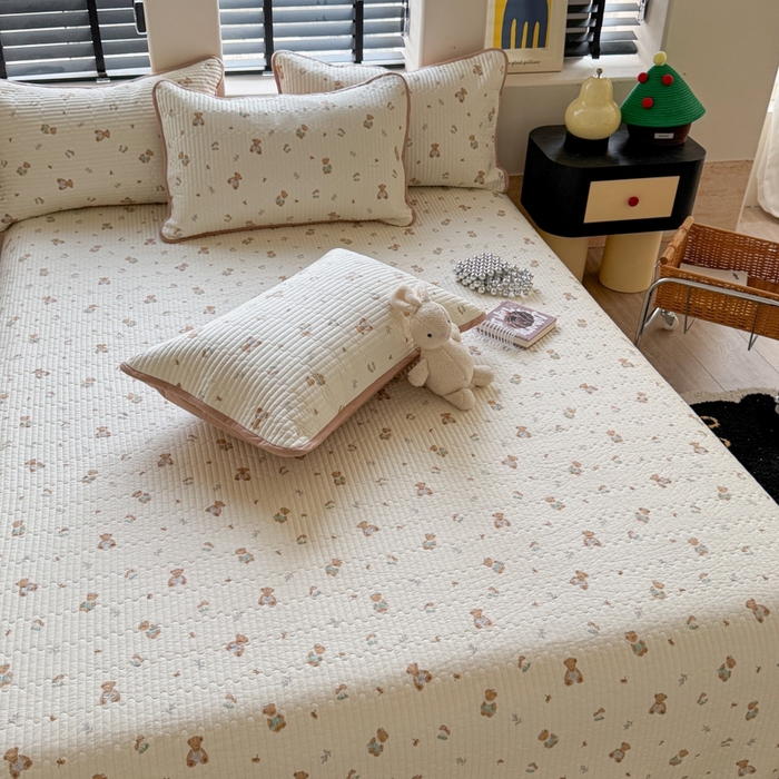 91家纺网 家纺一手货源 找家纺 茉夕家纺 2026新款春季双面纯棉印花单品床盖单件床盖 松果熊