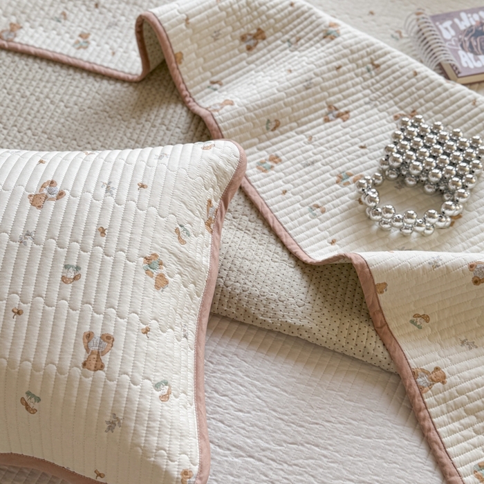 91家纺网 家纺一手货源 找家纺 茉夕家纺 2026新款春季双面纯棉印花单品床盖单件床盖 松果熊