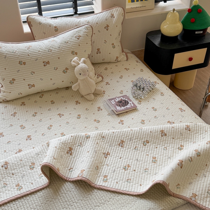 91家纺网 家纺一手货源 找家纺 茉夕家纺 2026新款春季双面纯棉印花单品床盖单件床盖 松果熊